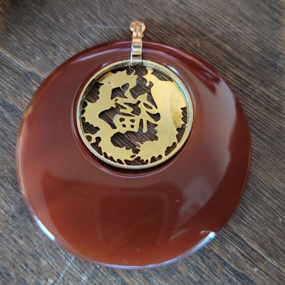 Vintage Chinese Red Carnelian Pendant Gold Plated Dragon Phoenix Characters - Picture 4 of 4